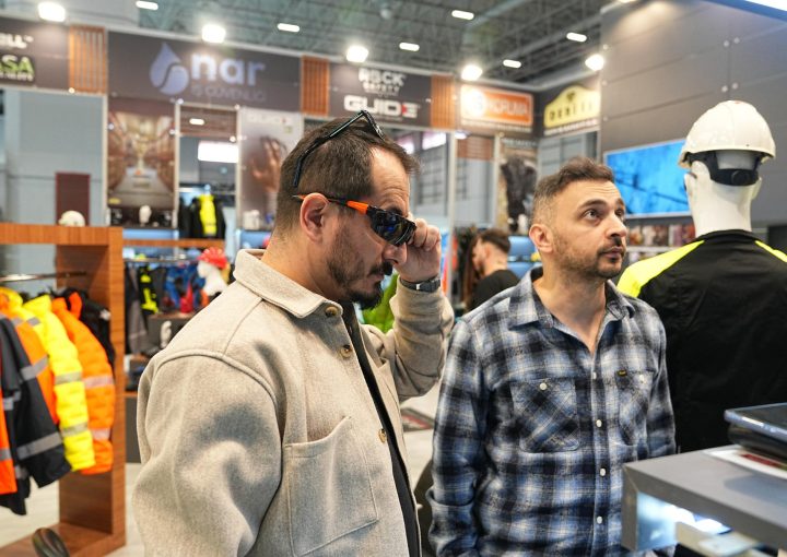 ALI02116